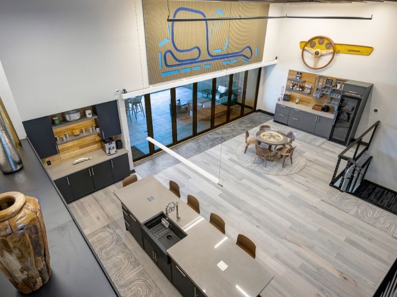 Luxury Living room! for commercial place Luxury Living room! for commercial place it has a kitchen and a mini bar.